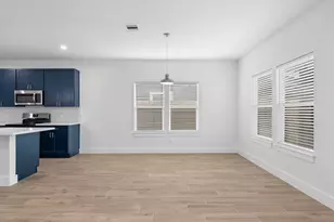 1303 Hawthorne St, Baytown, TX 77520 - Photo 9