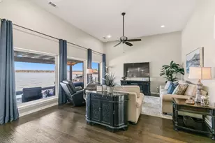 2 Villas Ways Dr, Conroe, TX 77356 - Photo 13