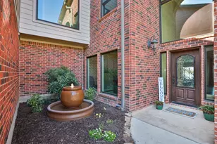 2 Villas Ways Dr, Conroe, TX 77356 - Photo 5