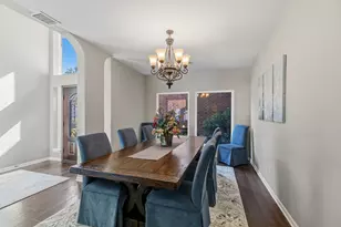 2 Villas Ways Dr, Conroe, TX 77356 - Photo 11