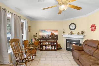 1326 Kathy Avenue, Sealy, TX 77474 - Photo 9