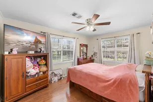 1326 Kathy Ave, Sealy, TX 77474 - Photo 13