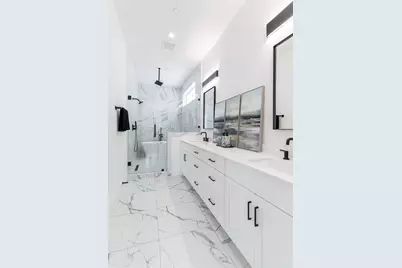 5703 Dolores Street #B, Houston, TX 77057 - Photo 5