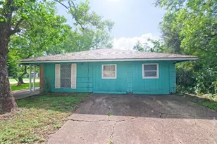 5602 Flamingo Dr, Houston, TX 77033 - Photo 1