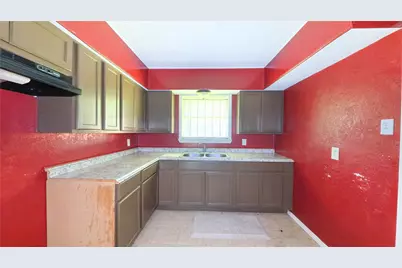 5602 Flamingo Drive, Houston, TX 77033 - Photo 5