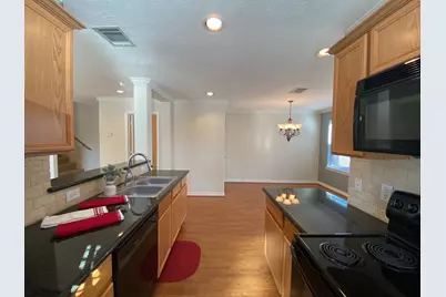 3710 Sherwood Lane #101, Houston, TX 77092 - Photo 9