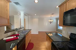 3710 Sherwood Ln, Houston, TX 77092 - Photo 9