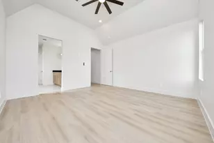 5024 Sophie Slansky Wy, Sealy, TX 77474 - Photo 9
