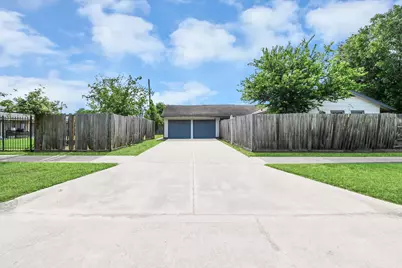 5870 Overdale Street, Houston, TX 77033 - Photo 39