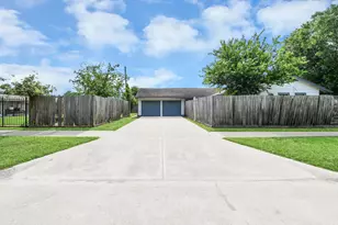 5870 Overdale St, Houston, TX 77033 - Photo 39