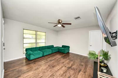 5870 Overdale Street, Houston, TX 77033 - Photo 11
