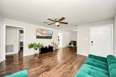 5870 Overdale Street, Houston, TX 77033 - Photo 13