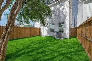 9332 Waller St, Houston, TX 77012 - Photo 27