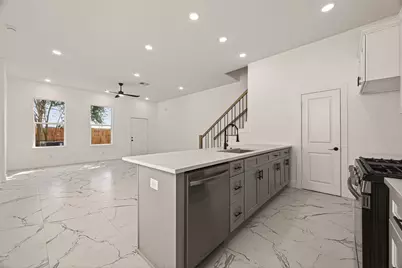 9332 Waller Street, Houston, TX 77012 - Photo 7