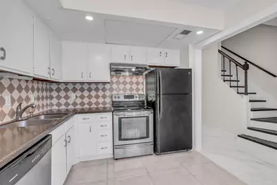 14715 Barryknoll Lane #124, Houston, TX 77079 - Photo 7