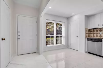 14715 Barryknoll Lane #124, Houston, TX 77079 - Photo 9