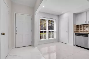 14715 Barryknoll Ln, Houston, TX 77079 - Photo 9