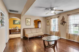 4930 Holloway Dr, Houston, TX 77048 - Photo 17