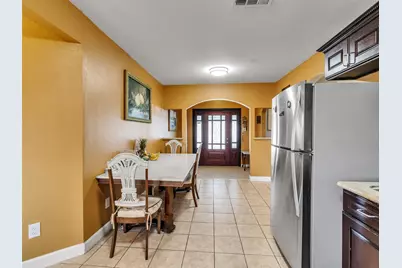 4930 Holloway Drive, Houston, TX 77048 - Photo 13