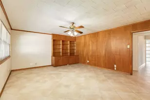 4528 Woodrow Ave, Galveston, TX 77551 - Photo 11