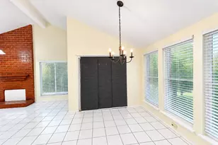 13226 Robinglen Dr, Houston, TX 77083 - Photo 7