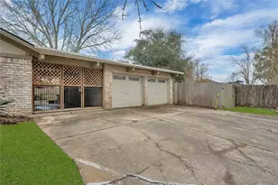 4004 Briarglen Dr, Dickinson, TX 77539 - Photo 31