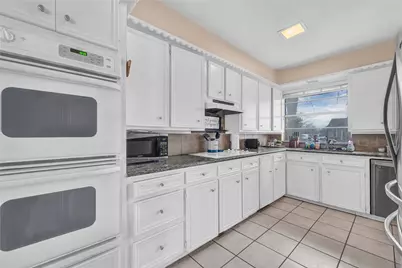 4004 Briarglen Drive, Dickinson, TX 77539 - Photo 13