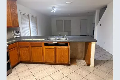 11001 Groveshire Drive, Texas City, TX 77591 - Photo 15