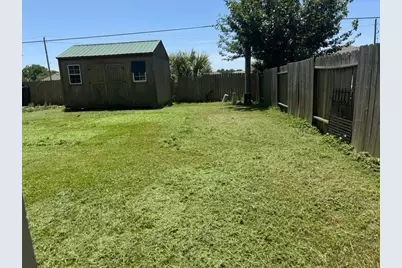 11001 Groveshire Drive, Texas City, TX 77591 - Photo 7