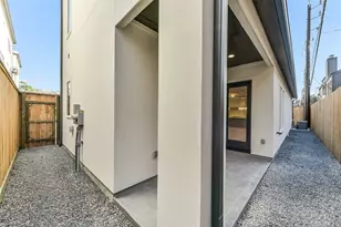 1902 Nantucket Dr, Houston, TX 77057 - Photo 7