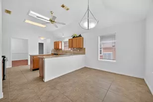 914 W Peach Hollow Cir, Pearland, TX 77584 - Photo 15