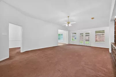 914 W Peach Hollow Circle, Pearland, TX 77584 - Photo 11