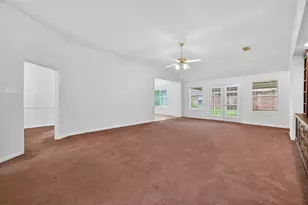 914 W Peach Hollow Cir, Pearland, TX 77584 - Photo 11