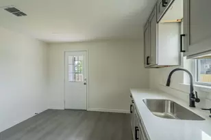 7821 Ethel St, Houston, TX 77028 - Photo 5