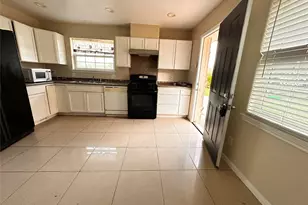 2618 Hill Ave, Dickinson, TX 77539 - Photo 3