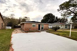2618 Hill Ave, Dickinson, TX 77539 - Photo 1