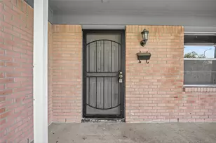 3918 Tavenor Ln, Houston, TX 77047 - Photo 5