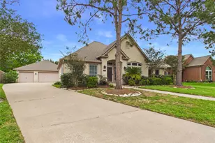 111 Bending Brook Ln, Dickinson, TX 77539 - Photo 3