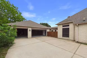 111 Bending Brook Ln, Dickinson, TX 77539 - Photo 5