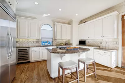 2025 Park Street, Houston, TX 77019 - Photo 13