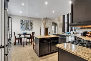 6530 Hunters Creek Ln, Baytown, TX 77521 - Photo 11