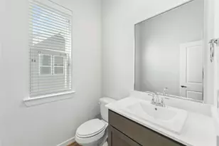 1013 Erin St, Houston, TX 77009 - Photo 9