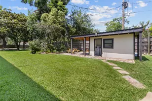 201 S Kansas Ave, League City, TX 77573 - Photo 11