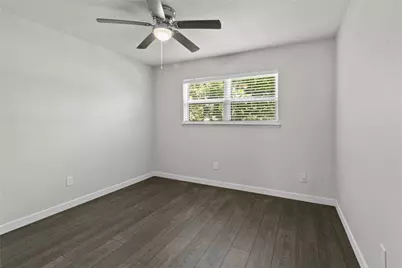 201 S Kansas Avenue, League City, TX 77573 - Photo 9