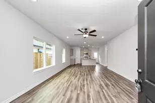 18724 Loom dr, Conroe, TX 77306 - Photo 3