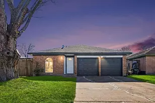 1805 Chickadee Dr, League City, TX 77573 - Photo 1