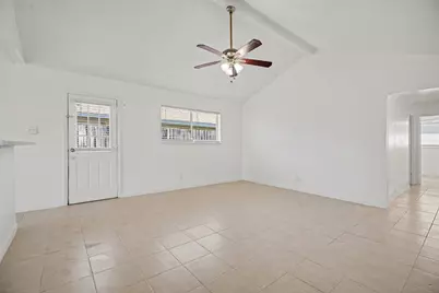 1805 Chickadee Drive, League City, TX 77573 - Photo 5