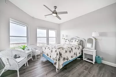 18223 E De Vaca, Galveston, TX 77554 - Photo 39