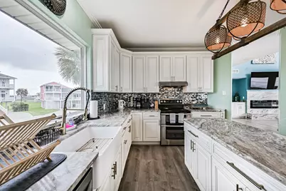 18223 E De Vaca, Galveston, TX 77554 - Photo 13