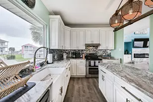 18223 E De Vaca, Galveston, TX 77554 - Photo 13